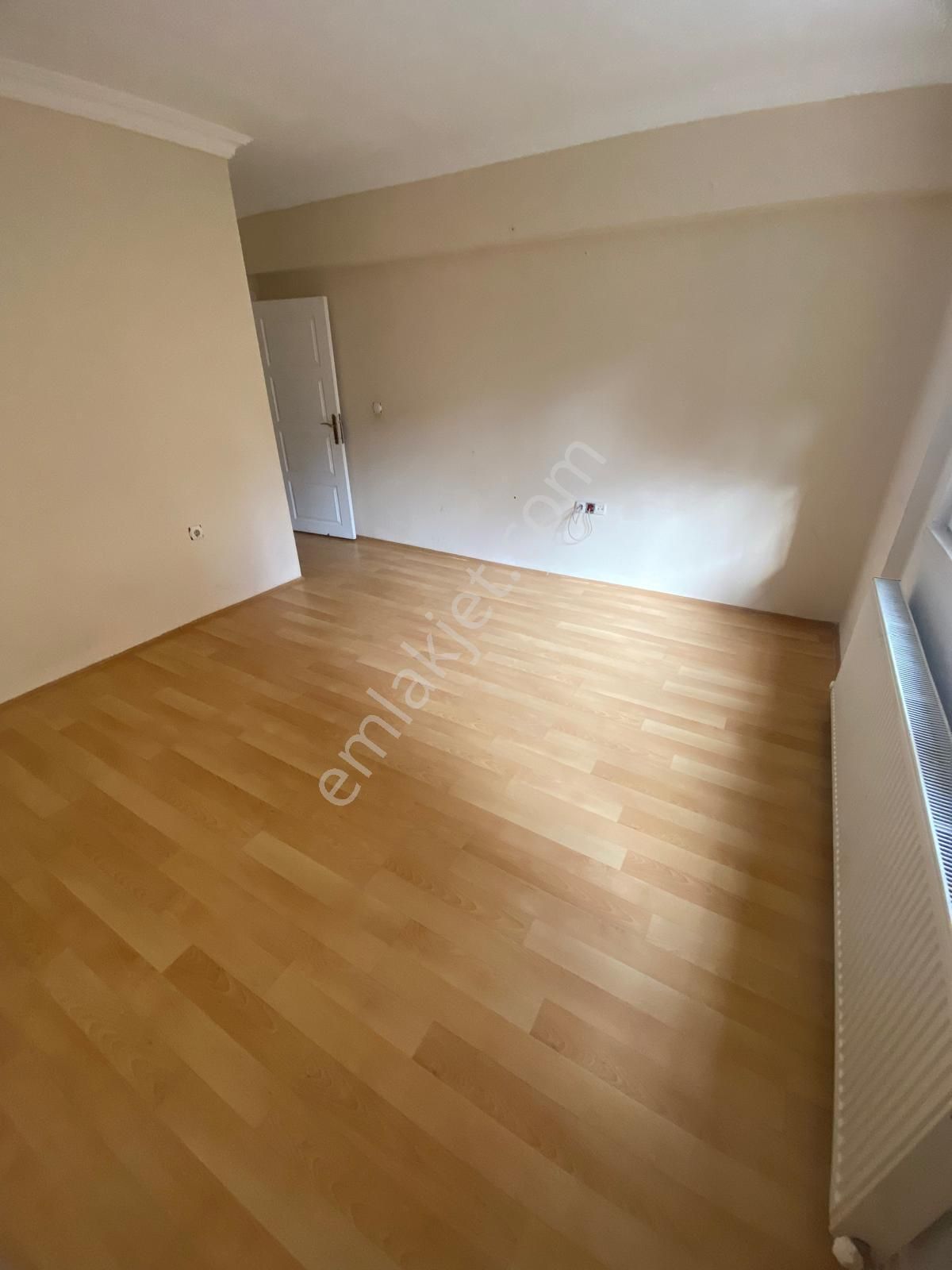 Alsancak Mahallesinde Ebeveyn Banyolu 3+1 Geniş Kullanışlı Bahçe Katı Satılık Daire - Görsel 12