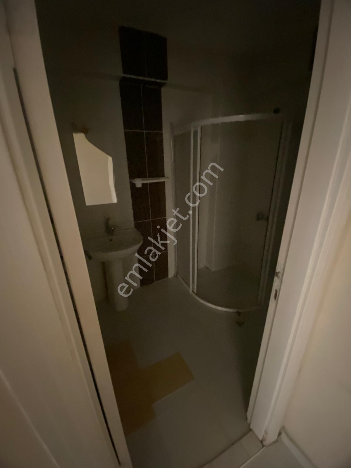 Alsancak Mahallesinde Ebeveyn Banyolu 3+1 Geniş Kullanışlı Bahçe Katı Satılık Daire - Görsel 31