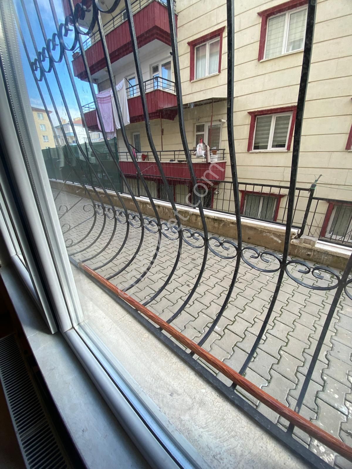 Alsancak Mahallesinde Ebeveyn Banyolu 3+1 Geniş Kullanışlı Bahçe Katı Satılık Daire - Görsel 21