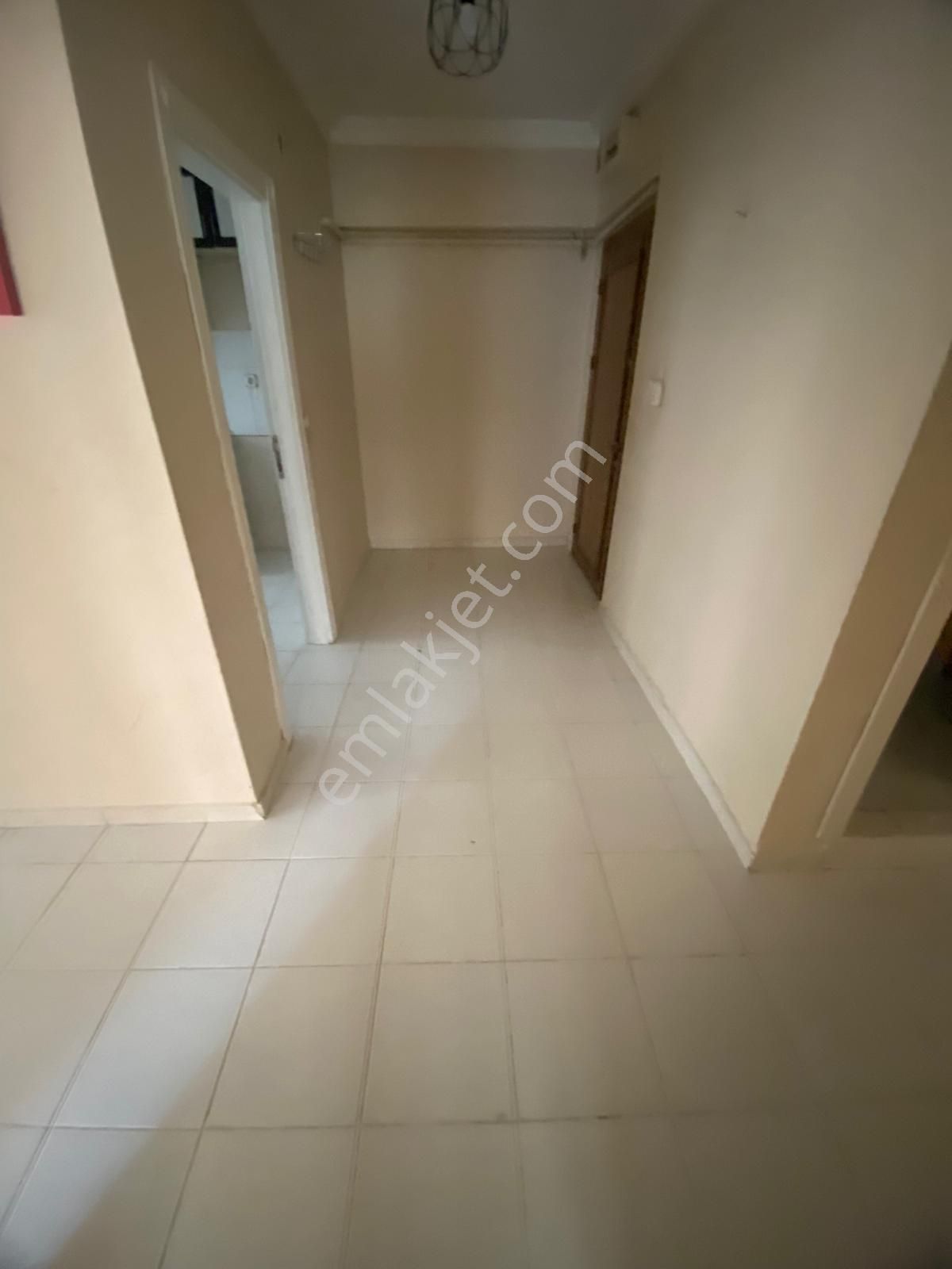 Alsancak Mahallesinde Ebeveyn Banyolu 3+1 Geniş Kullanışlı Bahçe Katı Satılık Daire - Görsel 20