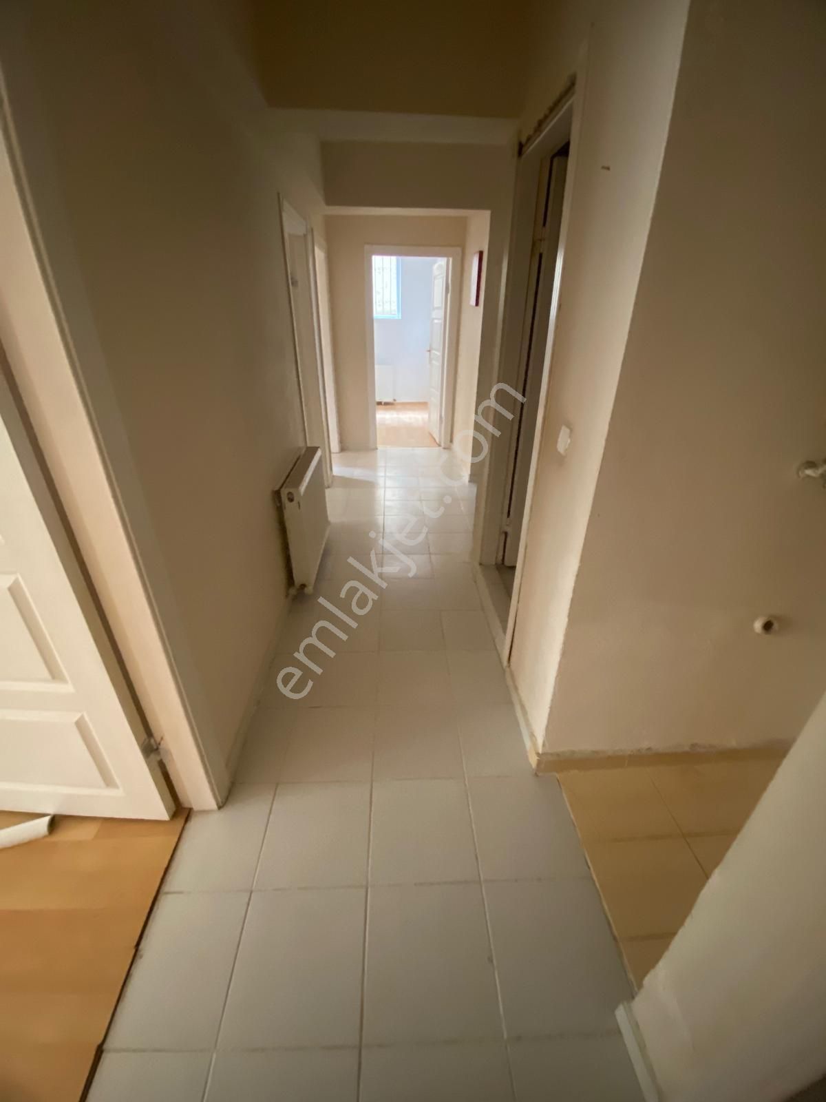 Alsancak Mahallesinde Ebeveyn Banyolu 3+1 Geniş Kullanışlı Bahçe Katı Satılık Daire - Görsel 32