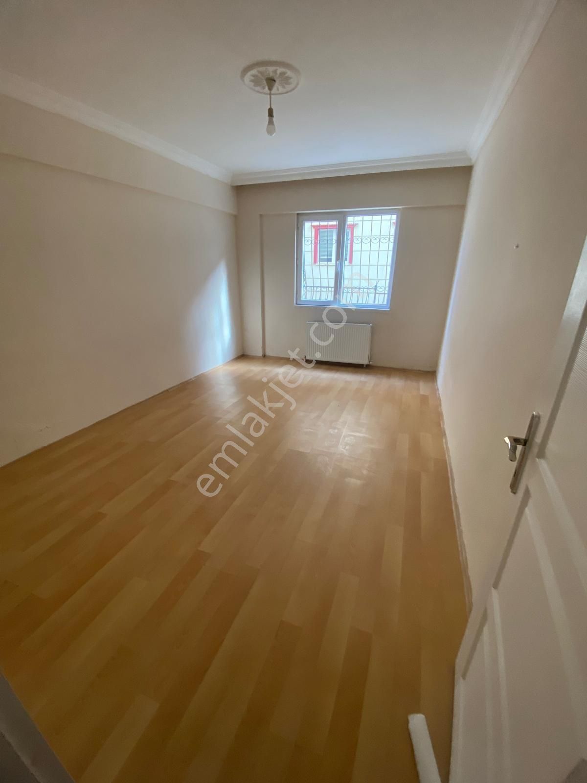 Alsancak Mahallesinde Ebeveyn Banyolu 3+1 Geniş Kullanışlı Bahçe Katı Satılık Daire - Görsel 25