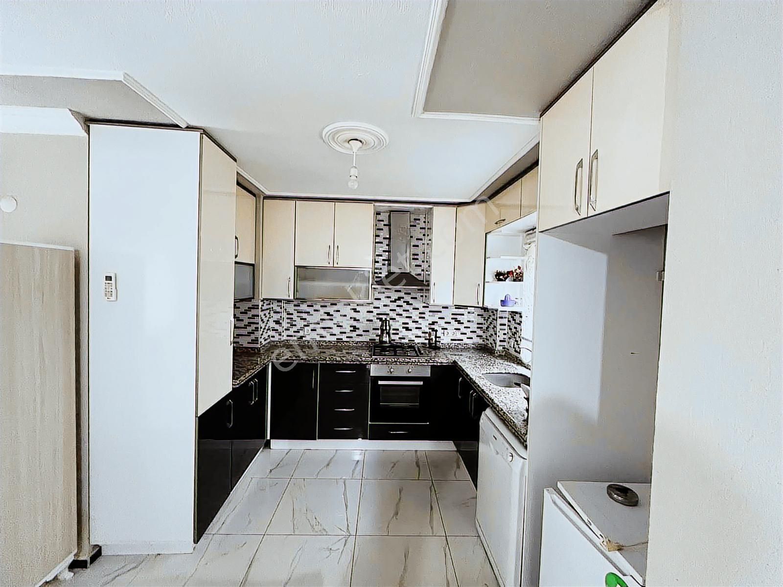 Borsem'den Salihleraltı'nda Denize 400m 5+1 Tripleks Villa - Görsel 15