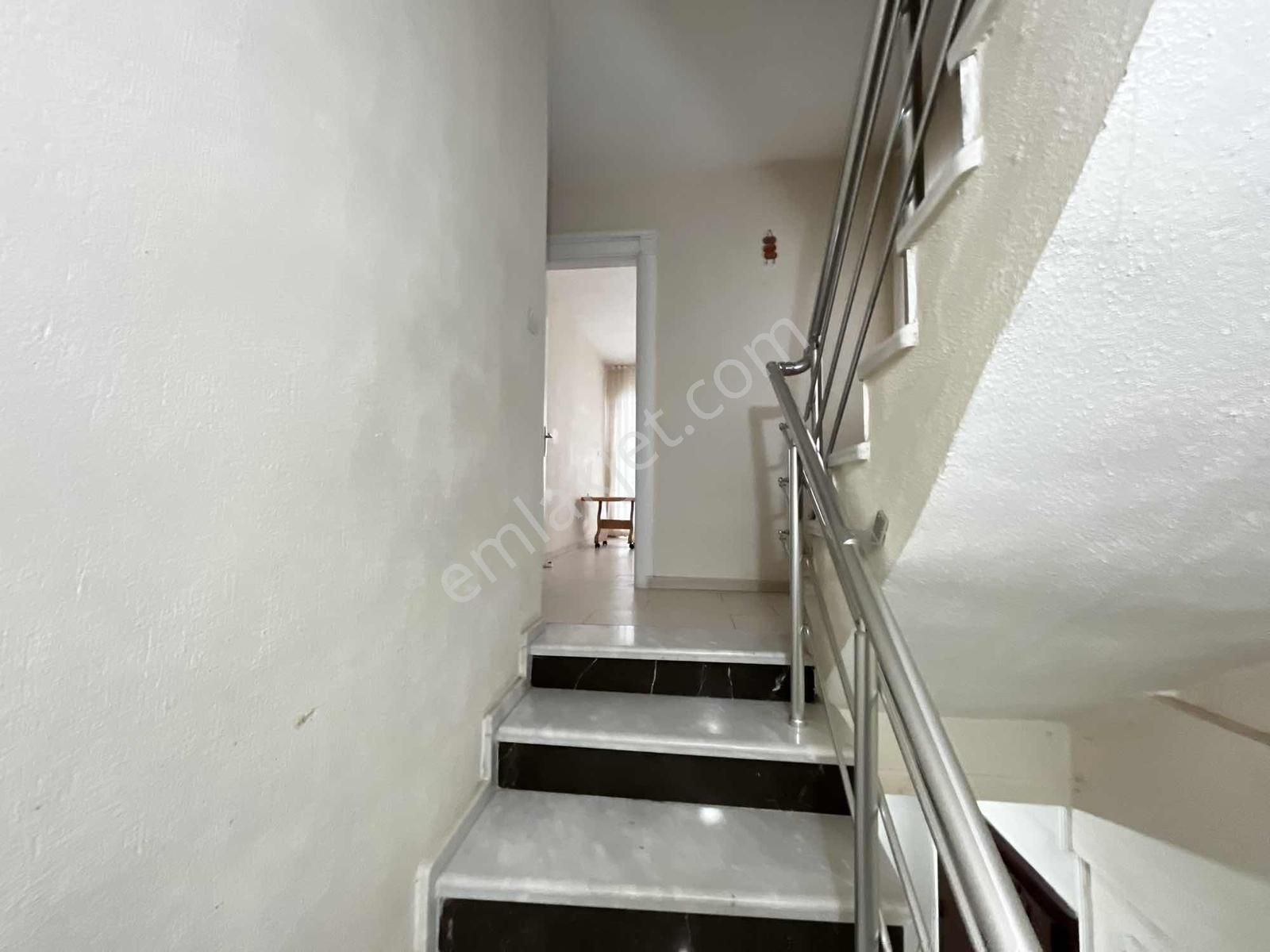 Borsem'den Salihleraltı'nda Denize 400m 5+1 Tripleks Villa - Görsel 6