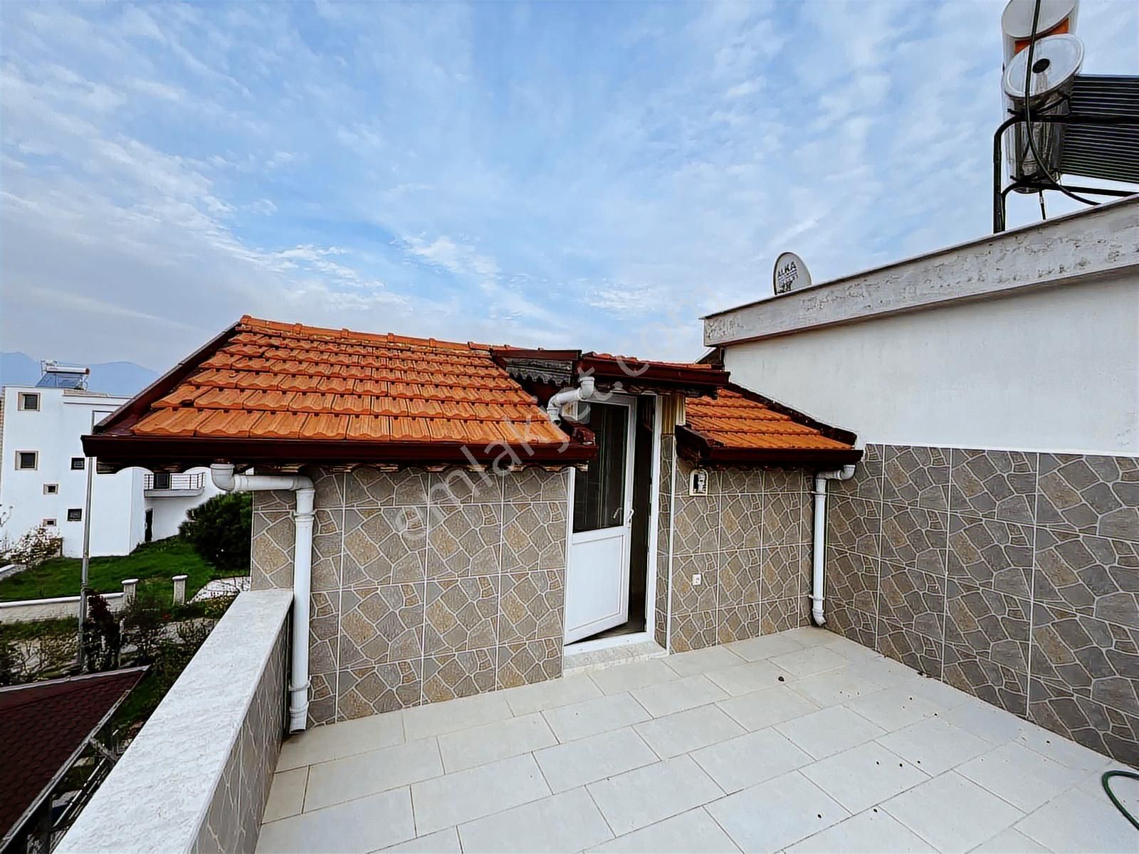 Borsem'den Salihleraltı'nda Denize 400m 5+1 Tripleks Villa - Görsel 20