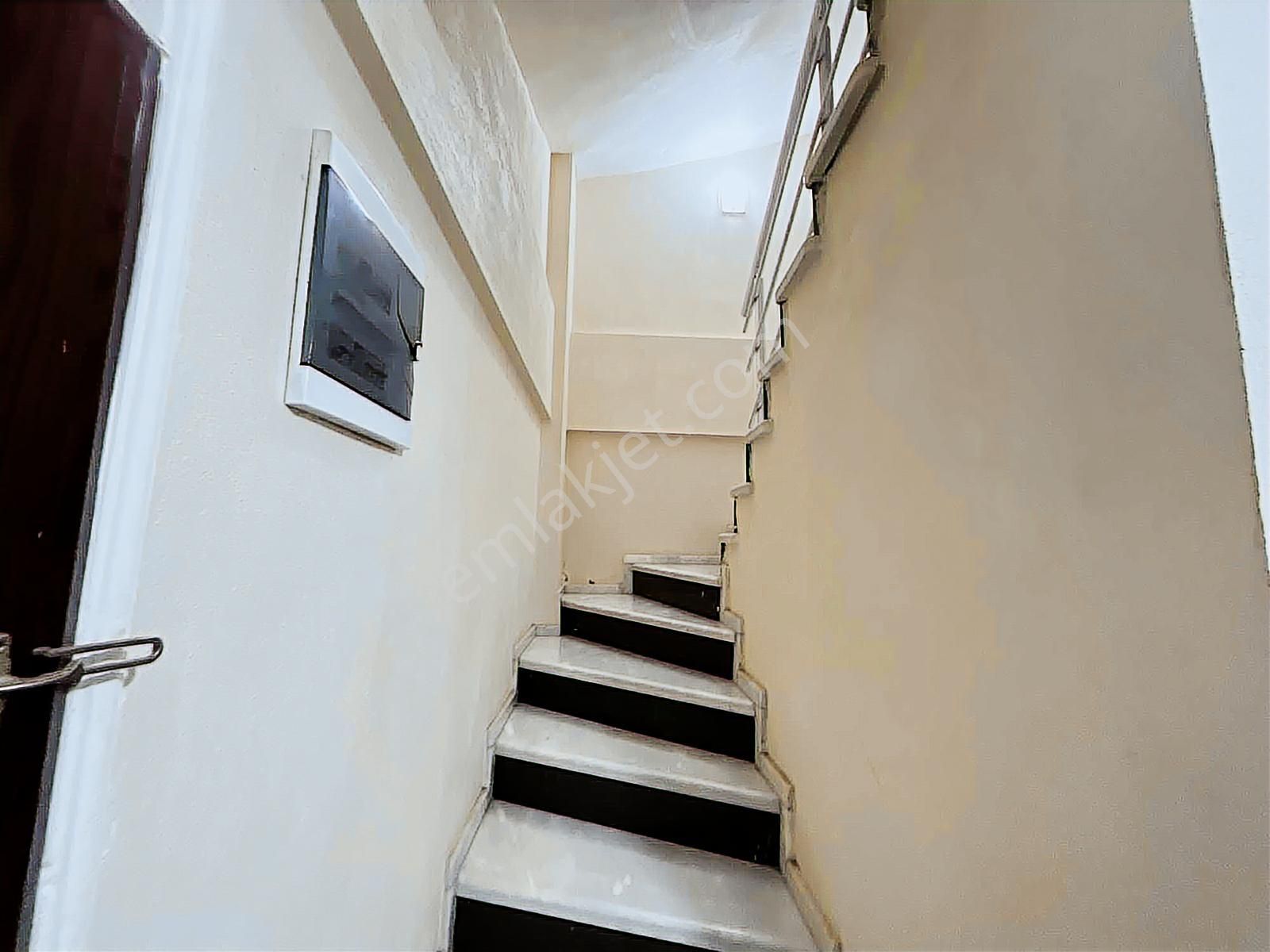 Borsem'den Salihleraltı'nda Denize 400m 5+1 Tripleks Villa - Görsel 21