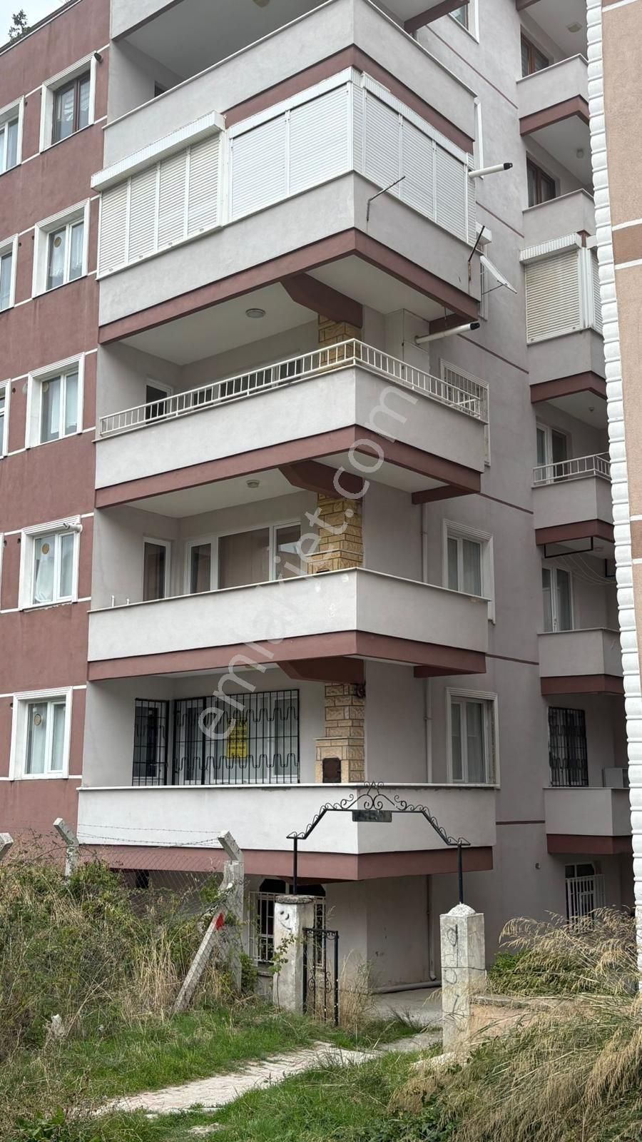 Yalova Çınarcık Harmanlarda Mah Site İcinde 2+1 Denize Ve İdoya Ya 200metre Mesafede Satıli - Görsel 7