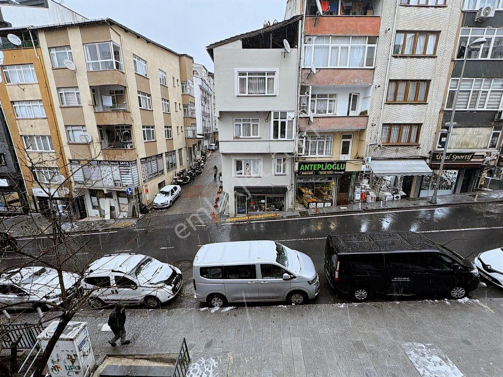 Talatpaşa Caddesi Üzerinde Yeni Binada Kiralık 1+1 Ofis Büro - Görsel 16
