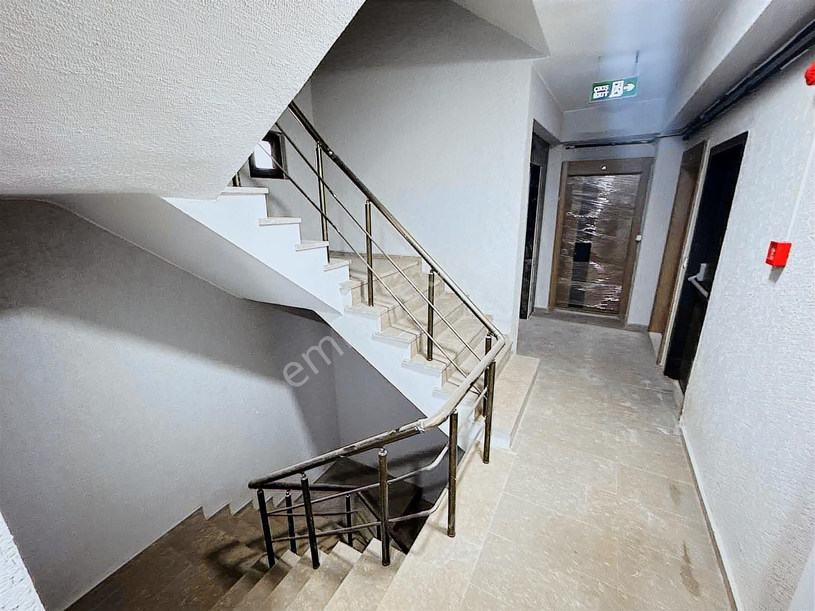 Talatpaşa Caddesi Üzerinde Yeni Binada Kiralık 1+1 Ofis Büro - Görsel 3