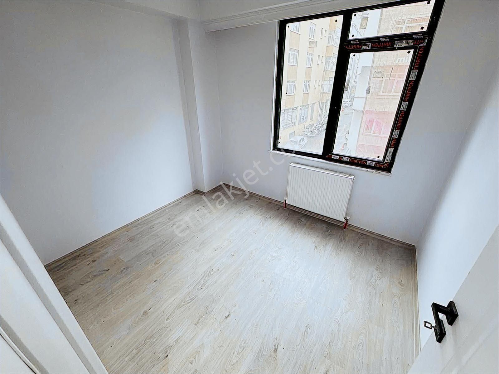 Talatpaşa Caddesi Üzerinde Yeni Binada Kiralık 1+1 Ofis Büro - Görsel 14