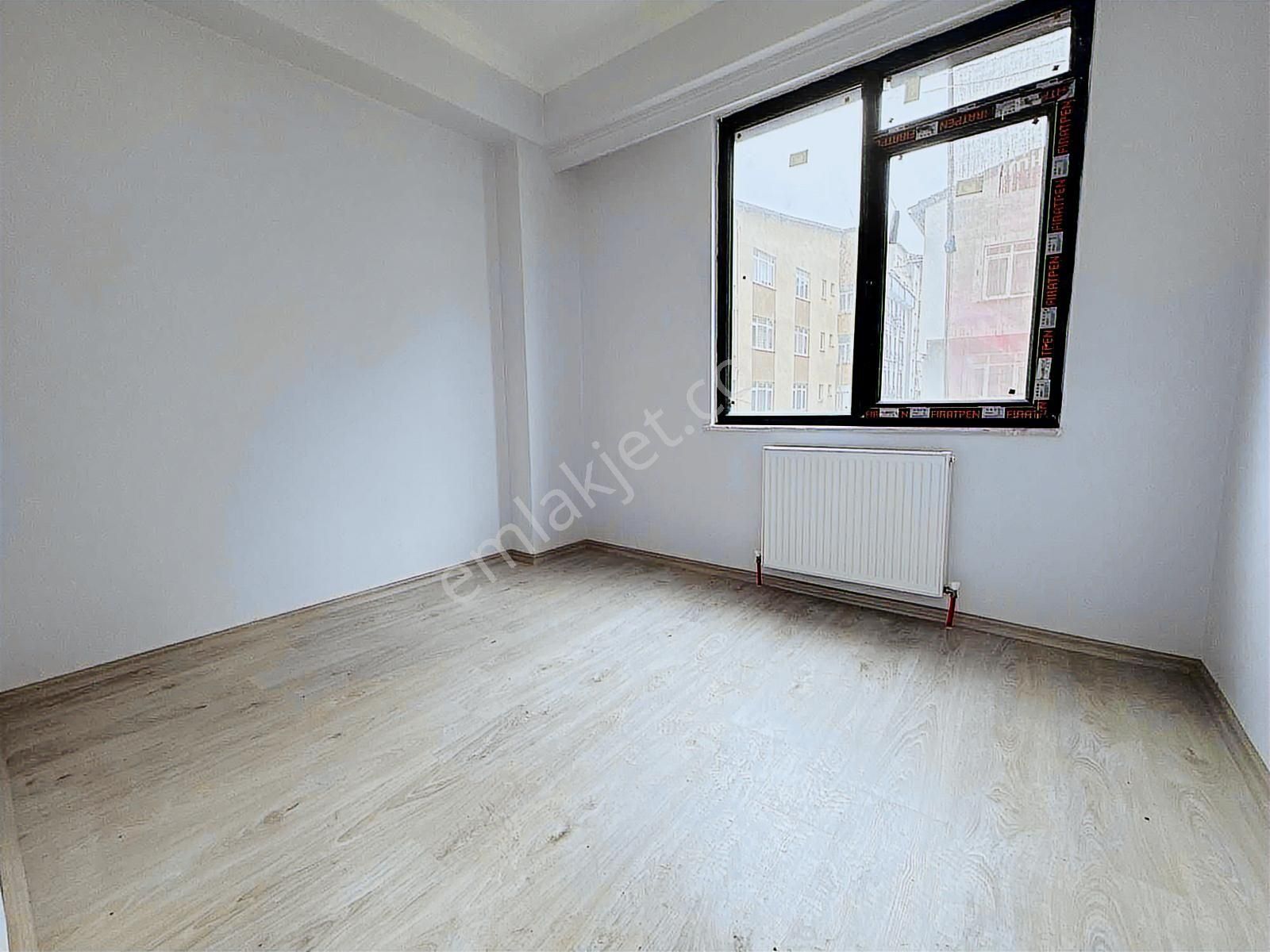Talatpaşa Caddesi Üzerinde Yeni Binada Kiralık 1+1 Ofis Büro - Görsel 13