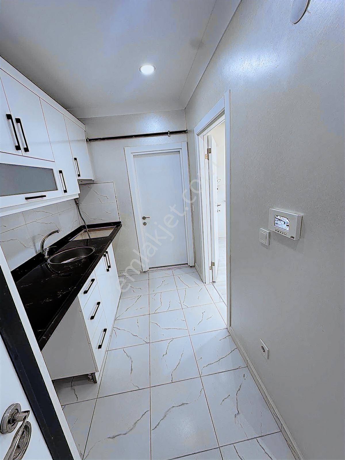 Hürriyetcemilbengücaddesinde Metro Dibinde32binkiracısatılık1+1 - Görsel 4