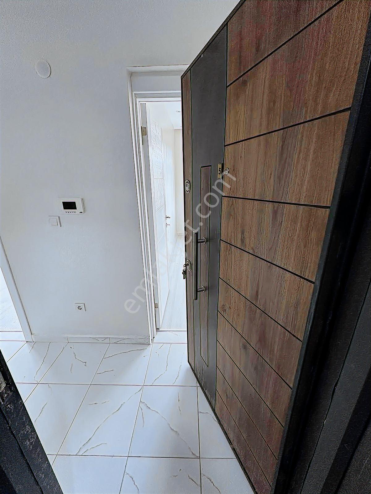 Hürriyetcemilbengücaddesinde Metro Dibinde32binkiracısatılık1+1 - Görsel 3