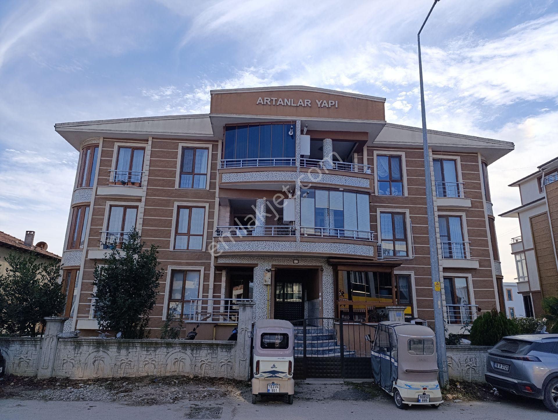 Topkapı Da Ara Kat 3+1 Market Ve Okul Yanı Mükemmel Konum Daire