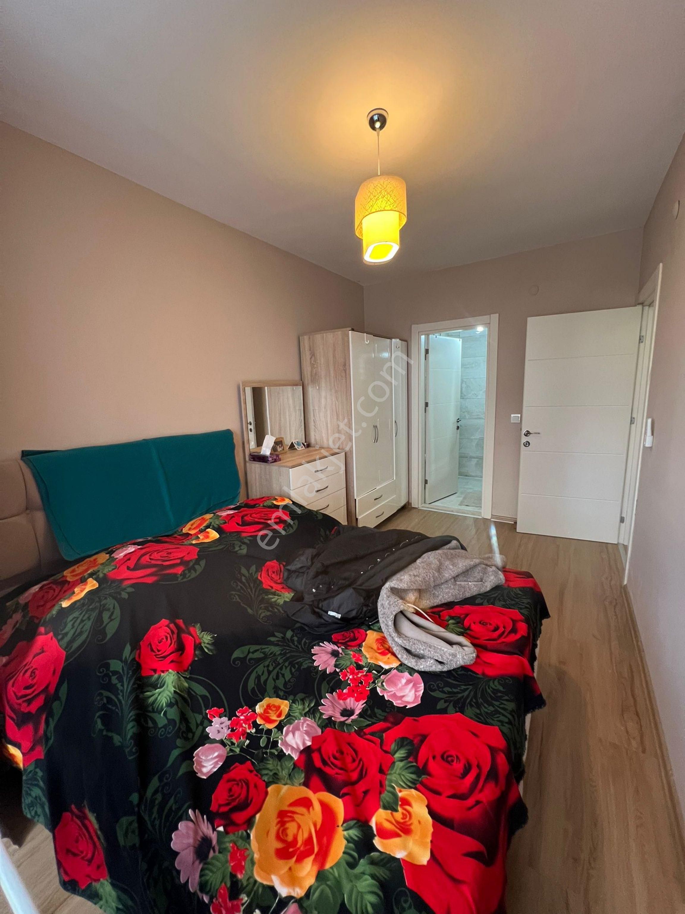 Yeni Binada Site İçinde Ebeveyn Banyolu 2+1 Full Eşyalı 2+1 Satılık Daire