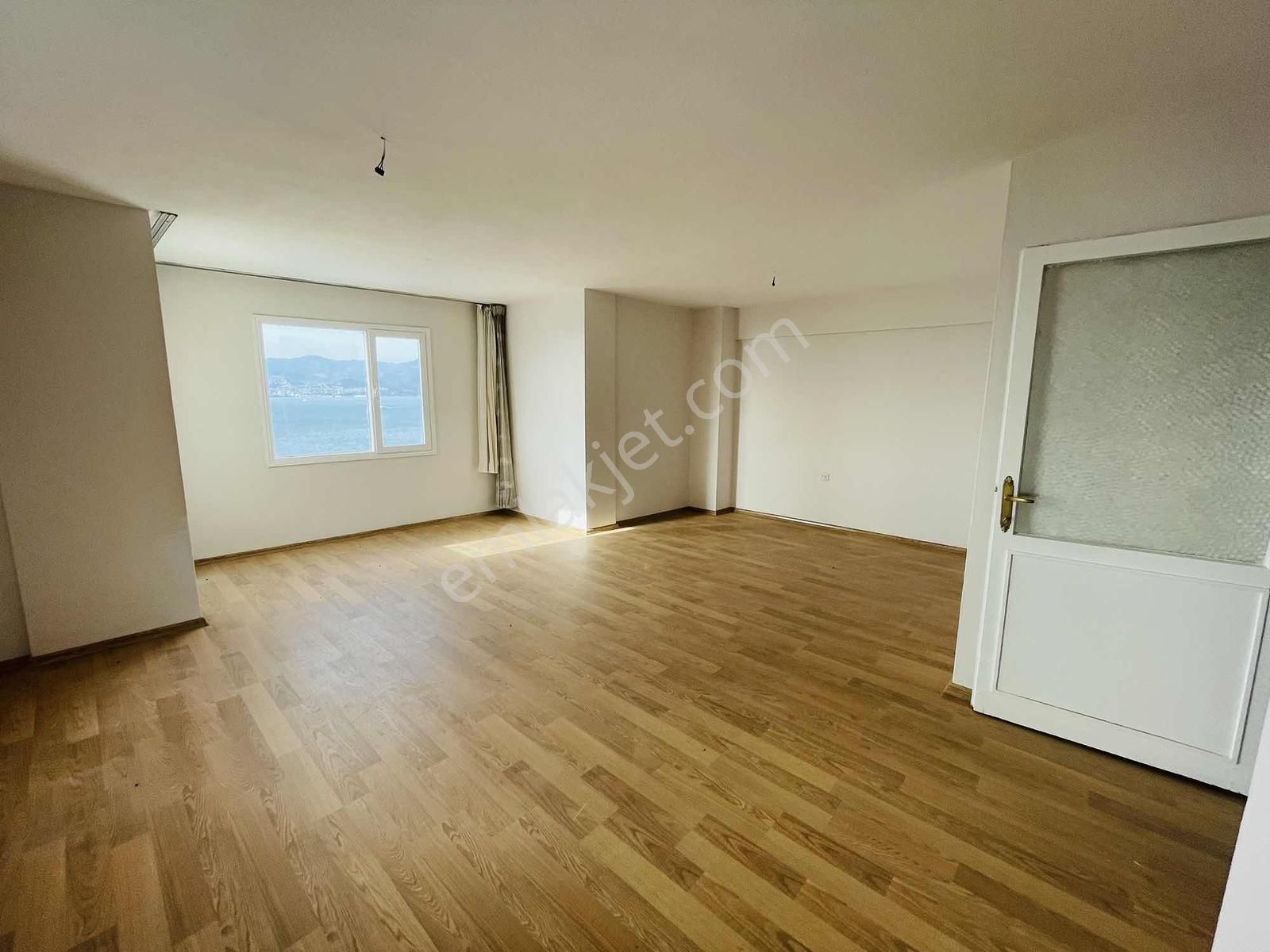 Şehit Nihat Bey Leb-i Derya Manzaralı 3+1 130 M2 Arakat - Görsel 3