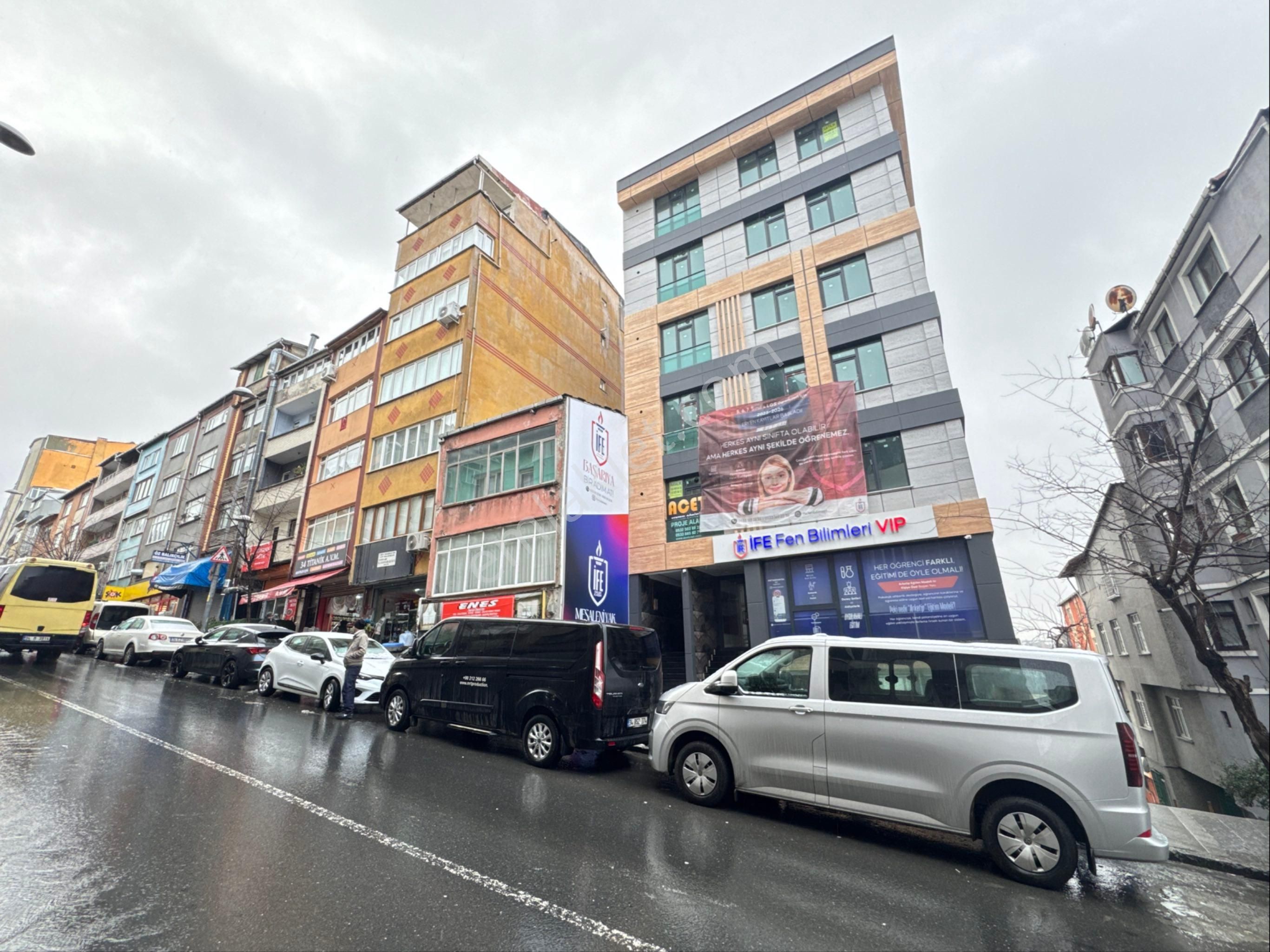 Kağıthane Talatpaşa Caddesi Üzerinde Yeni Binada Kiralık 1+1 Daire