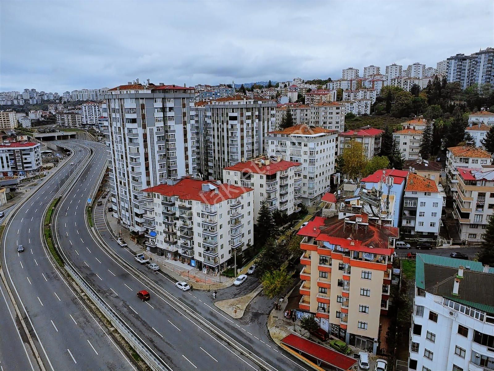 Trabzon Merkezde Deniz Manzaralı Fırsat Daire - Görsel 28
