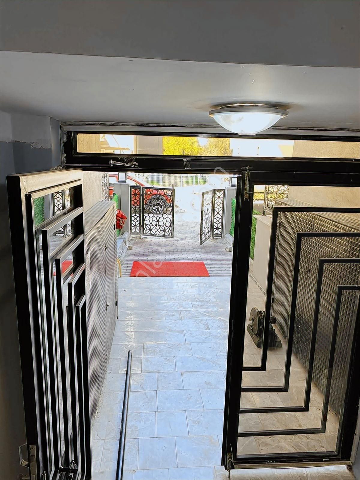 Seyrek'te Yeni Binada Kombili Eşyalı Kiralık 1+1 - Görsel 23