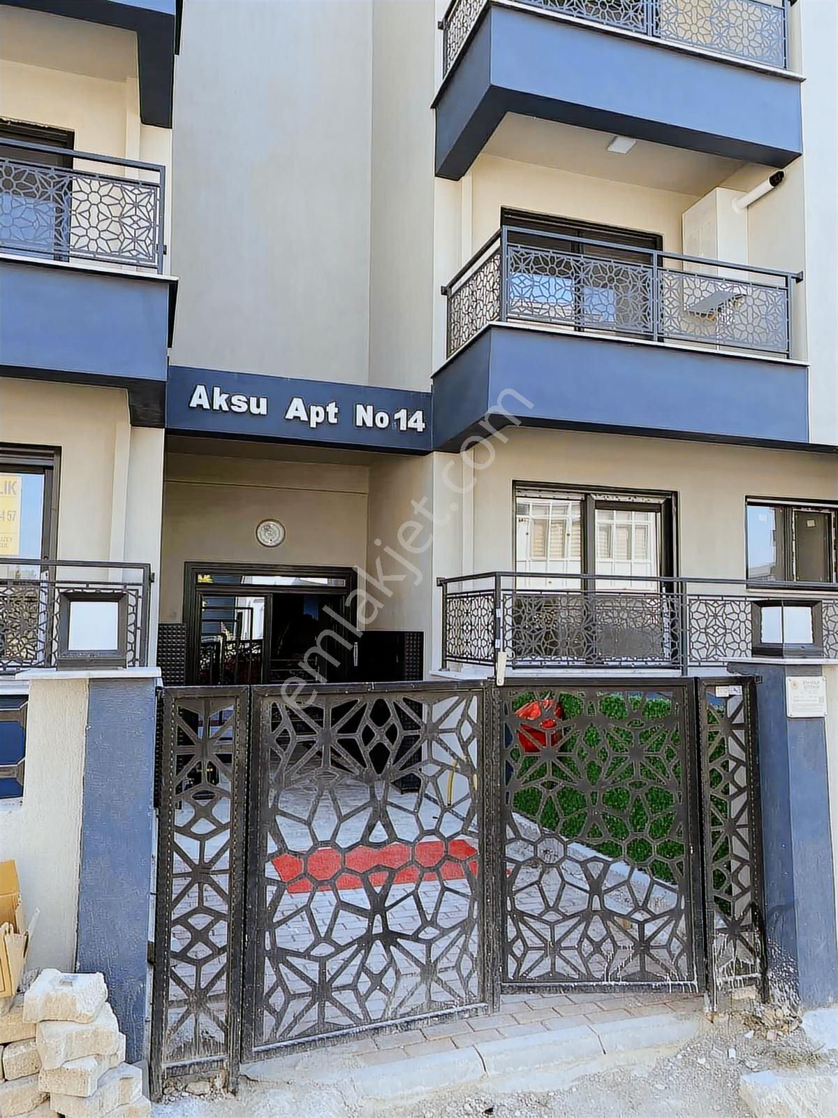 Seyrek'te Yeni Binada Kombili Eşyalı Kiralık 1+1 - Görsel 24
