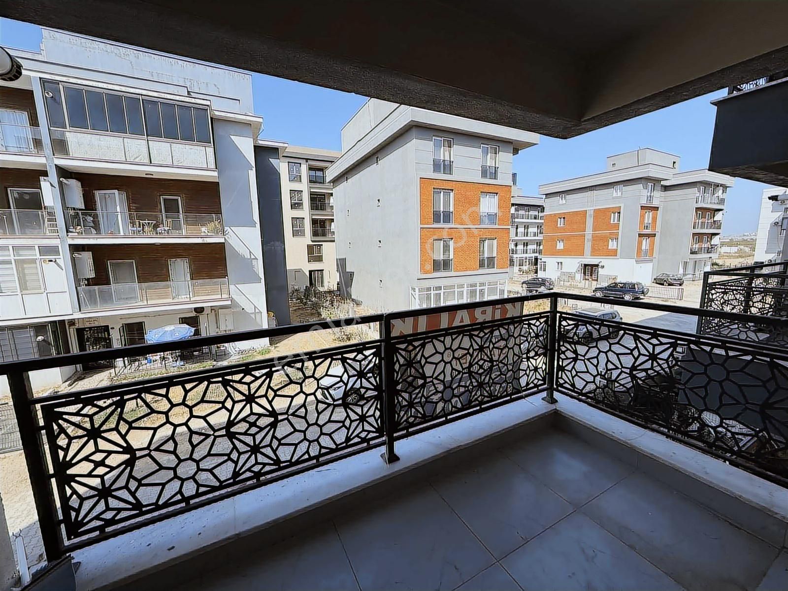 Seyrek'te Yeni Binada Kombili Eşyalı Kiralık 1+1 - Görsel 14