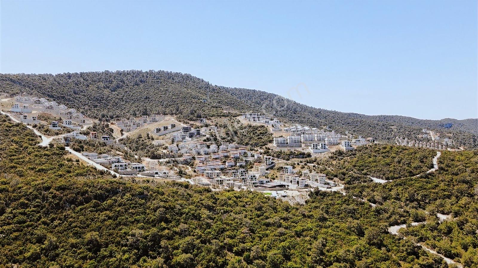 Akbükte Deniz Manzaralı Villa Arsası Denize 600 Metre - Görsel 2