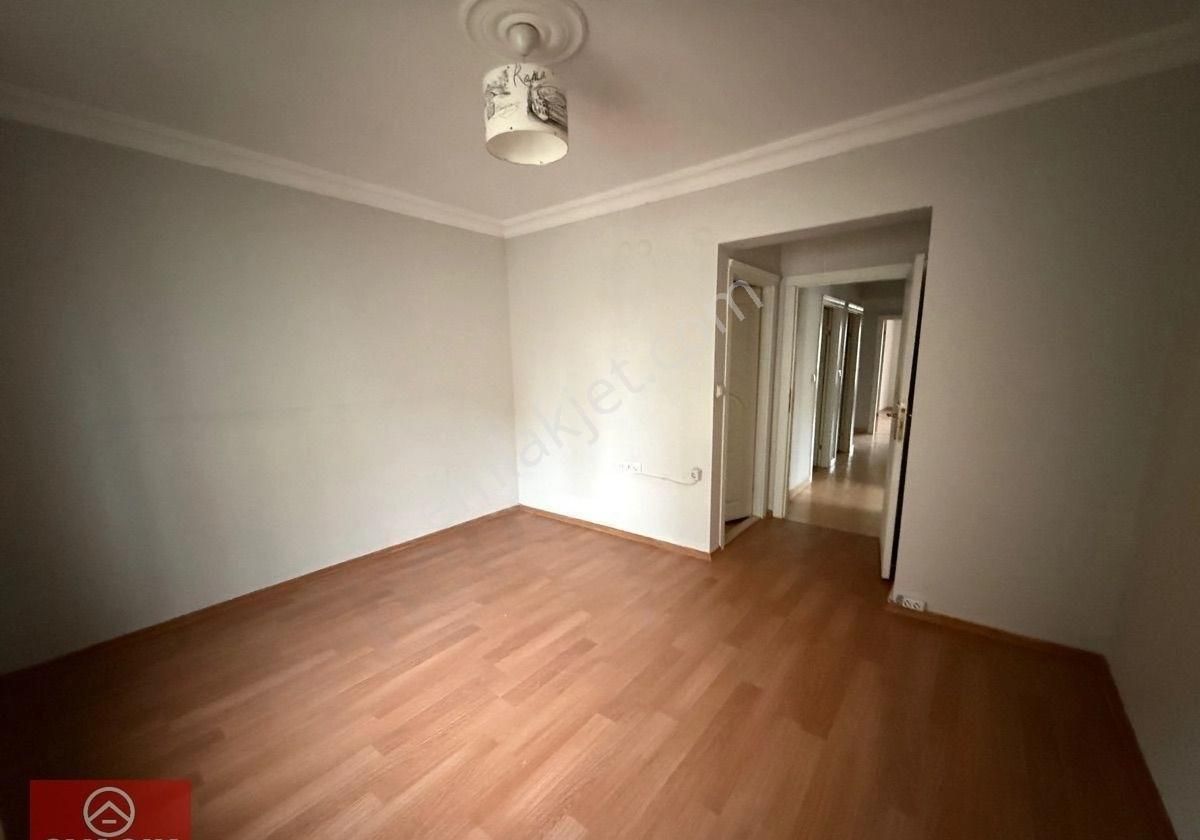 Kiralık Daire Site İçerisinde Orta Kat Ön Cephe Geniş Mutfak Teras Balkon Çift Banyolu Güney Cephe - Görsel 18