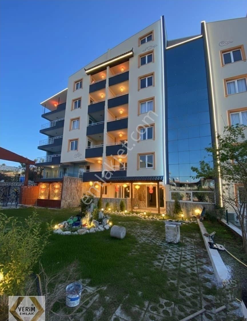 Ürkmezde Denize 50m Merkezi Lokasyonda Satılık 1+1 Daireler