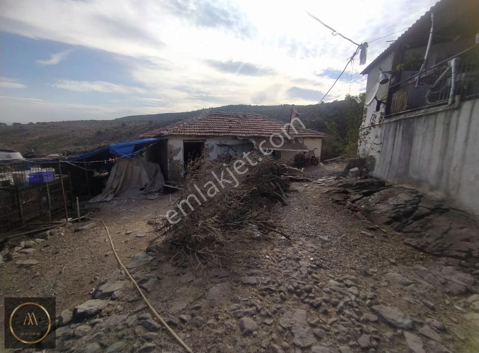 Şehzadeler Kale Köy'de Satılık Müstakil Evli Arsa - Görsel 4