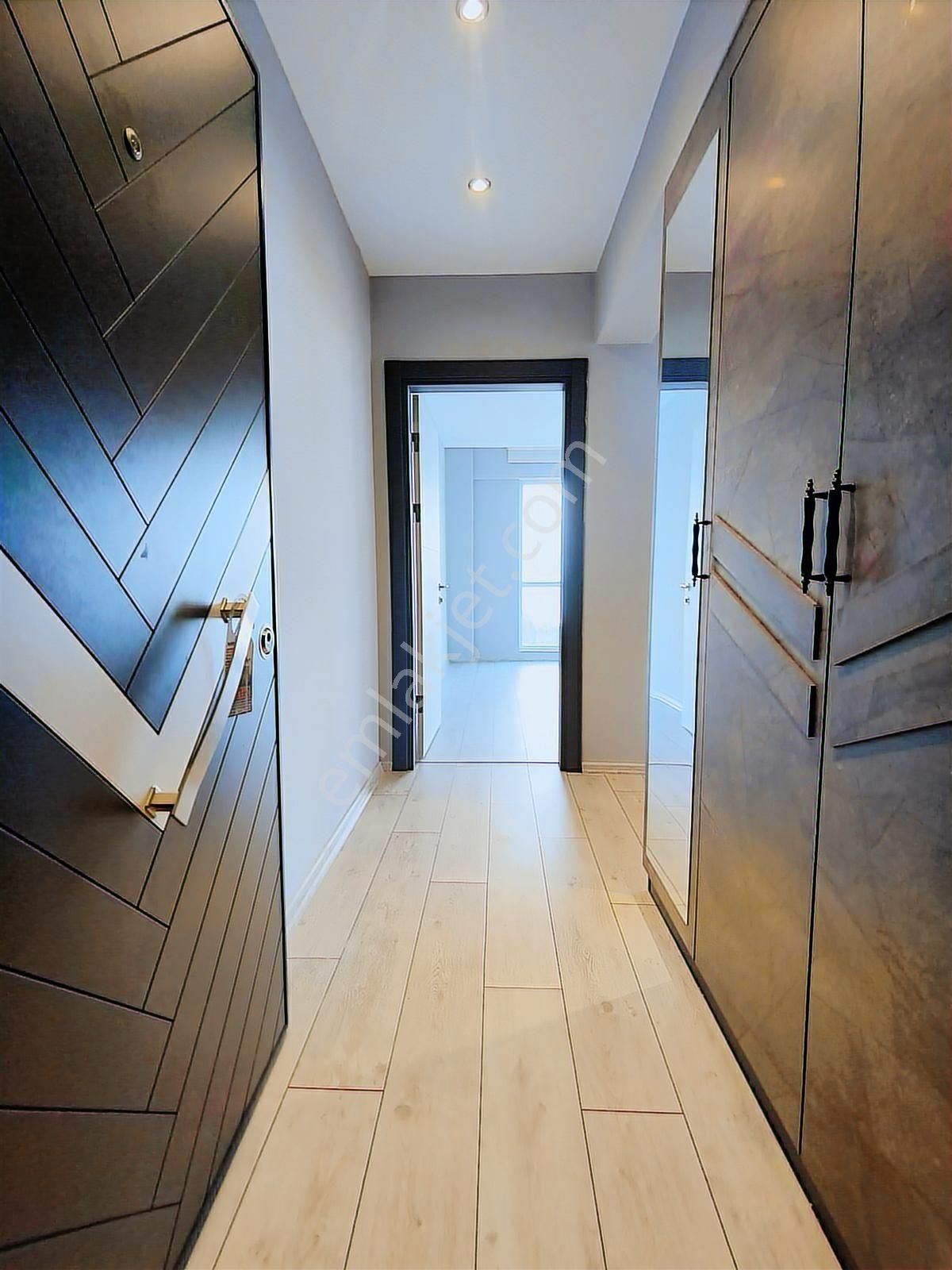 Damla Green De Deniz Manzaralı 2+1 Eşyalı Satılık Köşe Daire