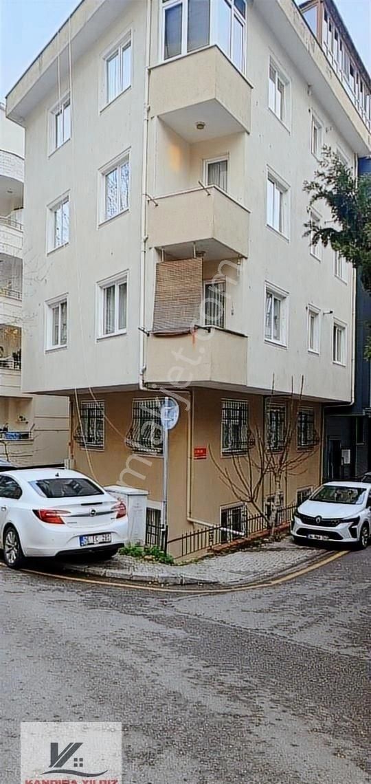 Cumhuriyet Mh.metro 10 Dk.2+1 75 M2 Bahçe Katı Eşyalı Boş Kombi