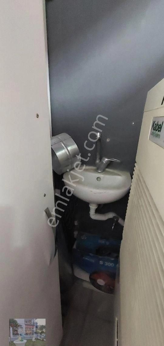 Karşıyaka Zübeyde Hnm Mah İş Merkezinde 80m2 Büro Ofis Kiralık - Görsel 17