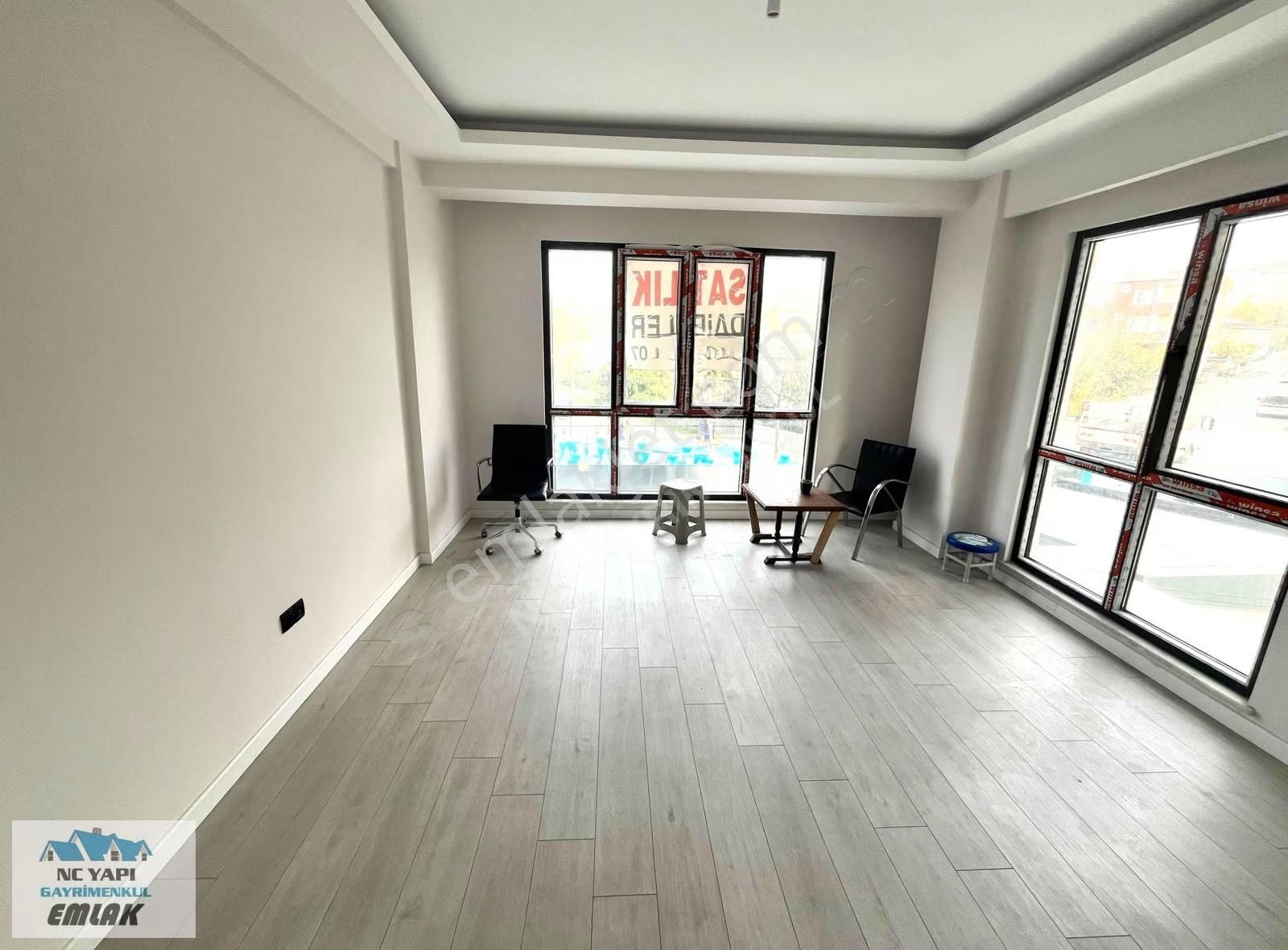 Ümraniye Dudulluda Meydana Ve Metroya Yakın 2+1 Sıfır Daire