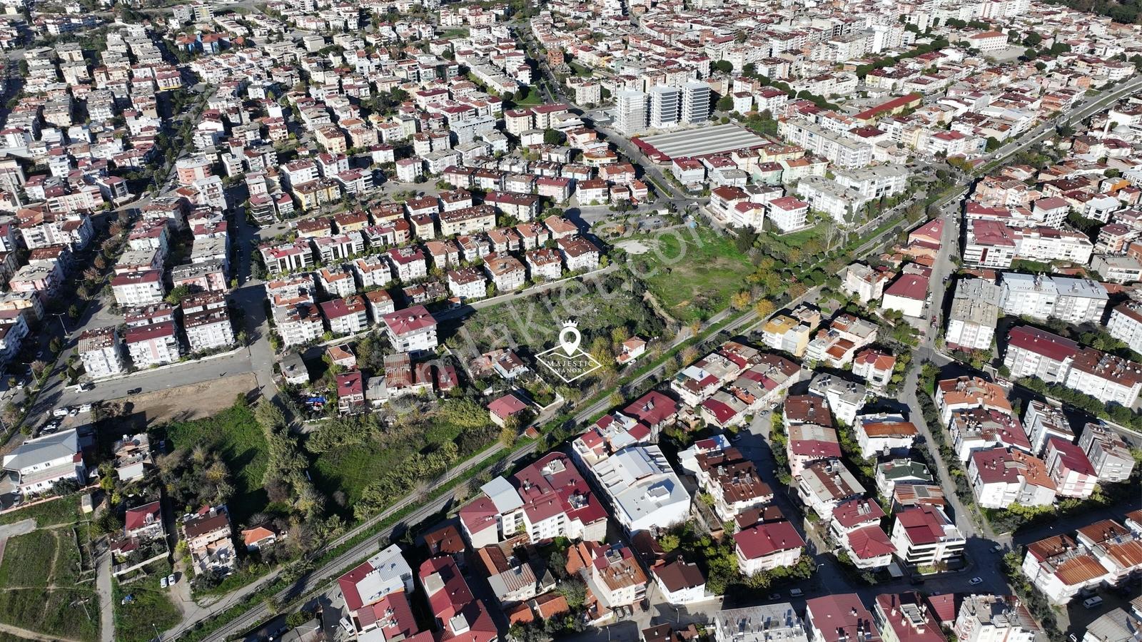 Yeni Mahallede Köşe Konumda İmarlı Arsa