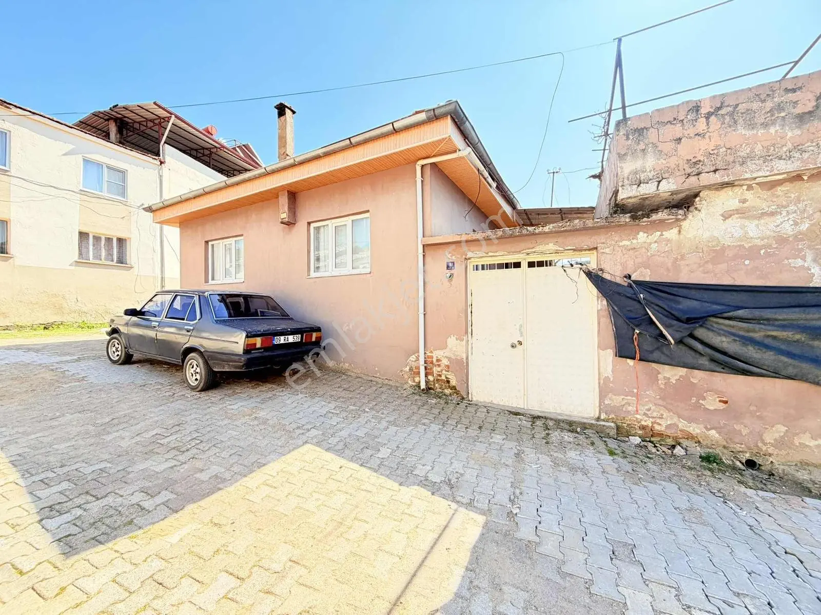 Majestic Manors - İsabeylide Satılık Geniş Bahçeli Müstakil Ev