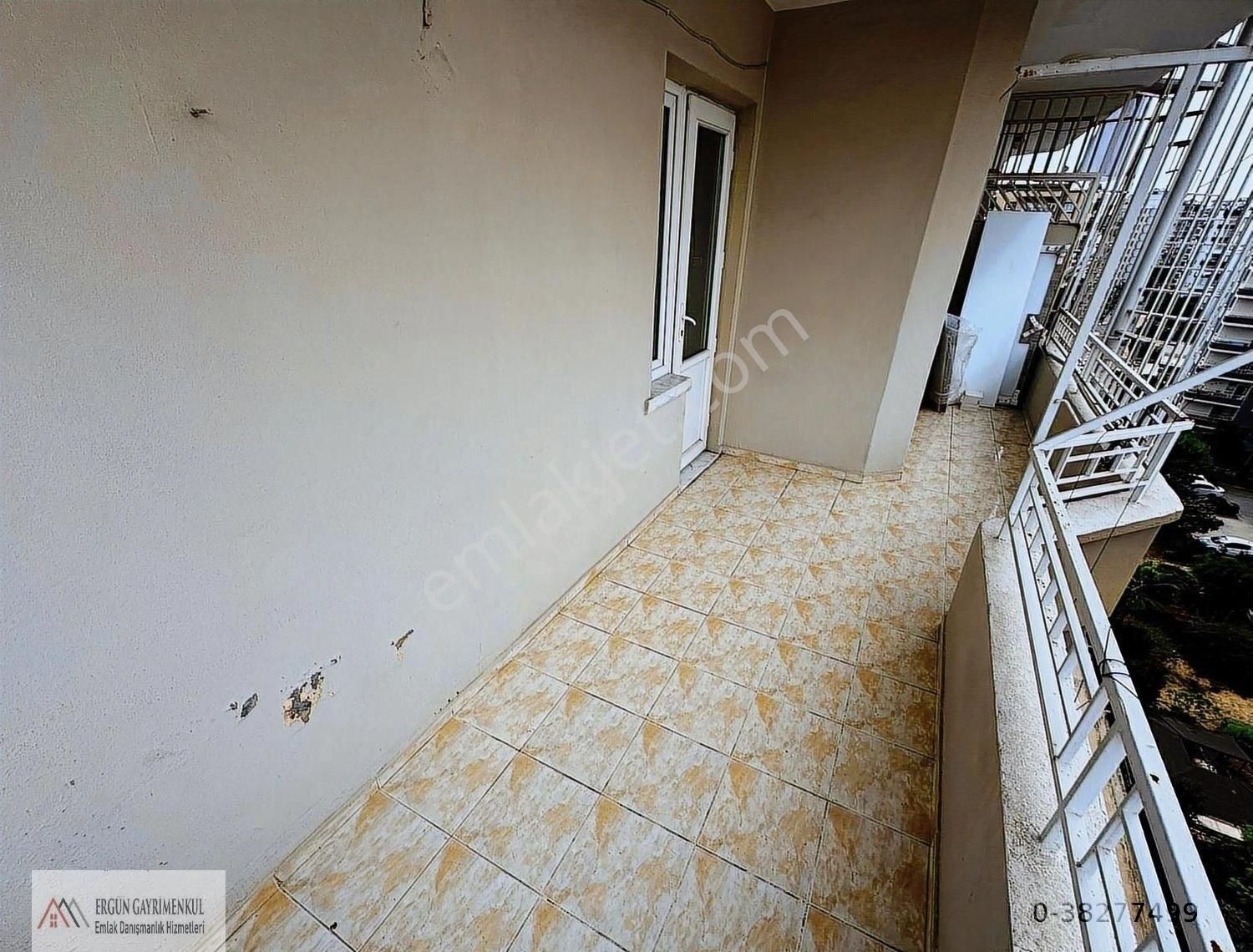 Ergünden Merkezi Konumda, Ankastreli Ve Doğalgazlı 3+1 Daire - Görsel 32