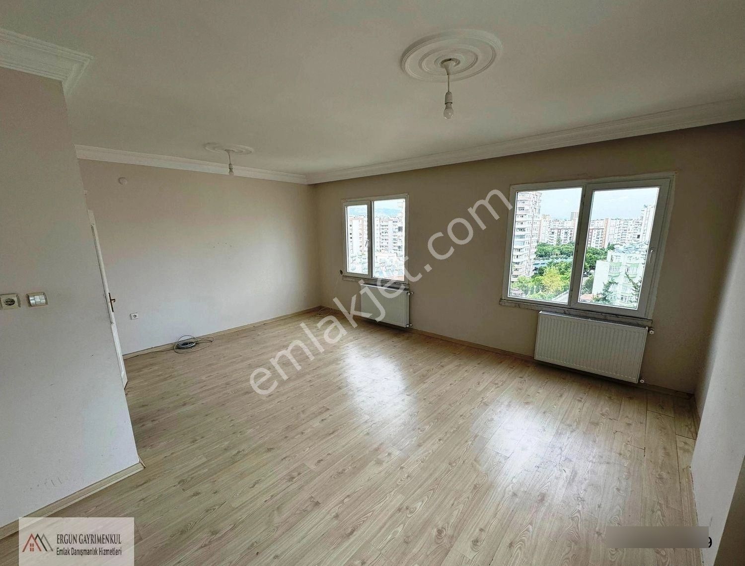 Ergünden Merkezi Konumda, Ankastreli Ve Doğalgazlı 3+1 Daire - Görsel 24