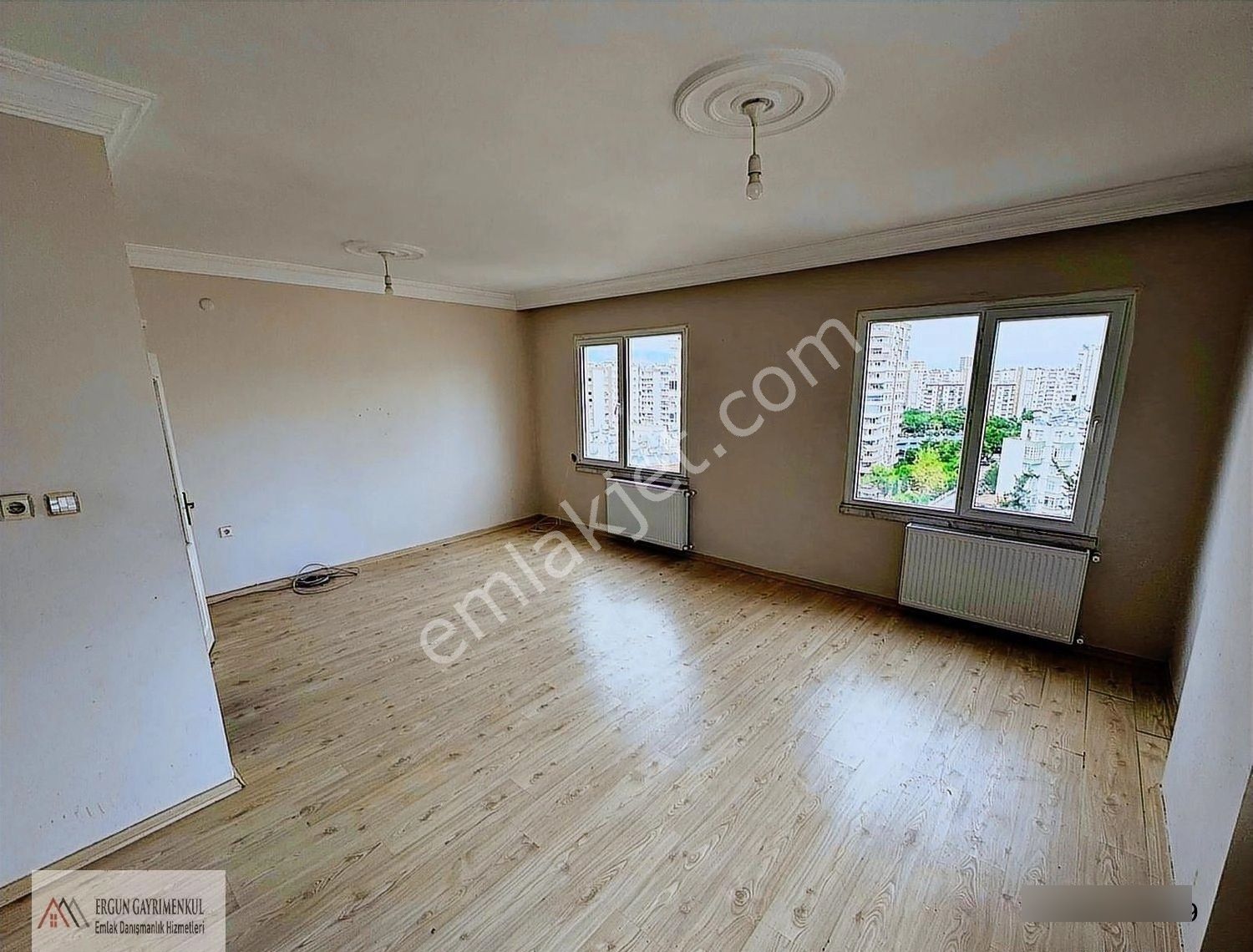 Ergünden Merkezi Konumda, Ankastreli Ve Doğalgazlı 3+1 Daire - Görsel 34