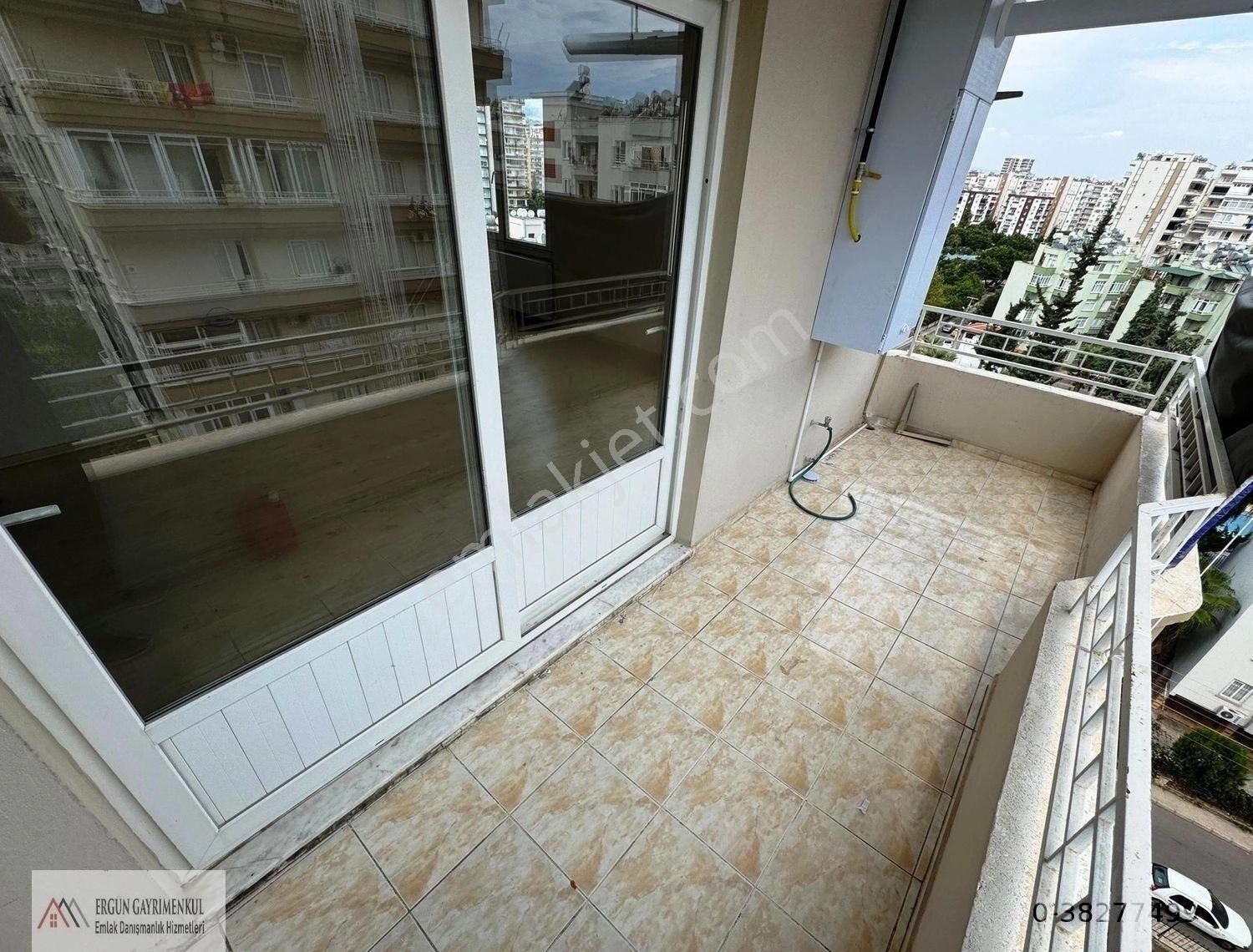 Ergünden Merkezi Konumda, Ankastreli Ve Doğalgazlı 3+1 Daire - Görsel 19