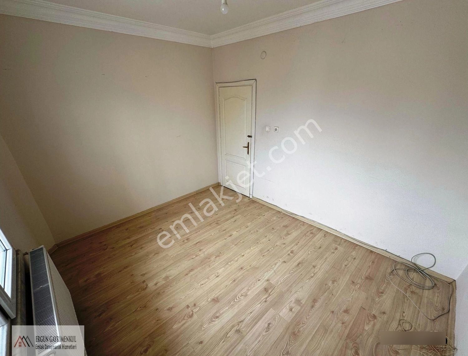 Ergünden Merkezi Konumda, Ankastreli Ve Doğalgazlı 3+1 Daire - Görsel 15