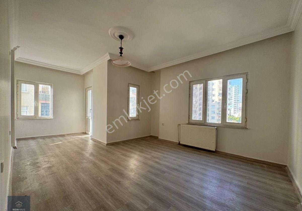 Erdemli Merkez Sahil Yolu Üzeri 4+1 Kiralık Daire - Görsel 3