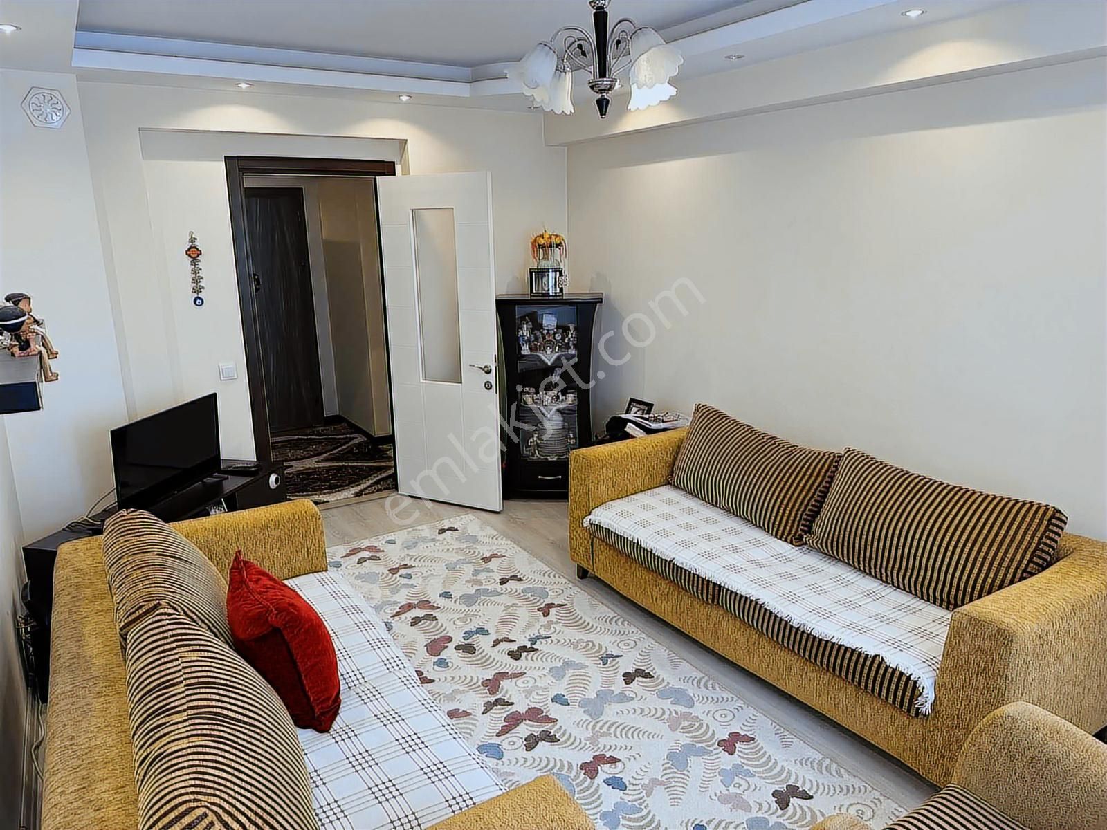 Demetten 6 Yıllık Arakat Doğalgazlı Balkonlu Asansörlü Satılık. - Görsel 21
