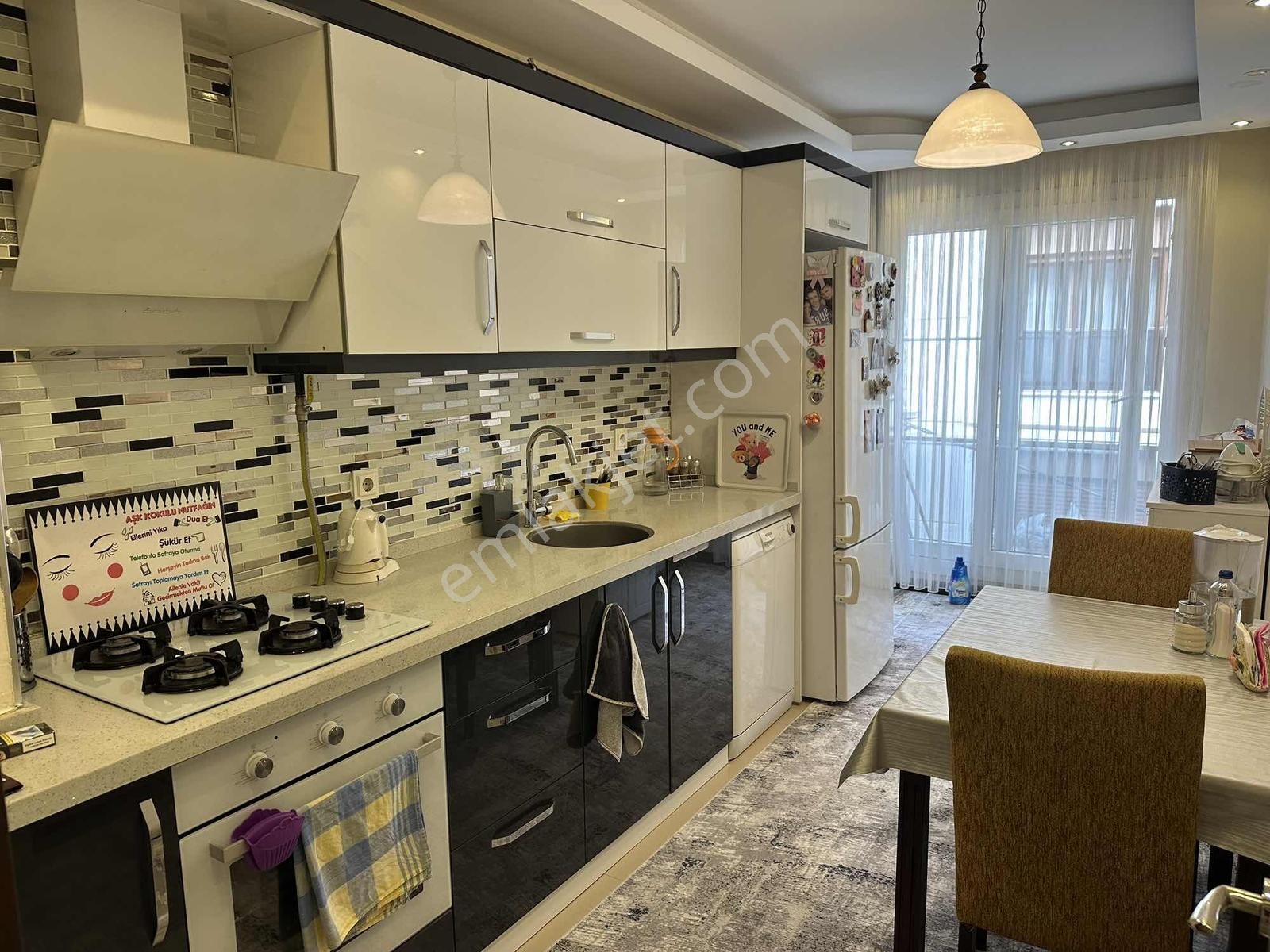 Demetten 6 Yıllık Arakat Doğalgazlı Balkonlu Asansörlü Satılık. - Görsel 4