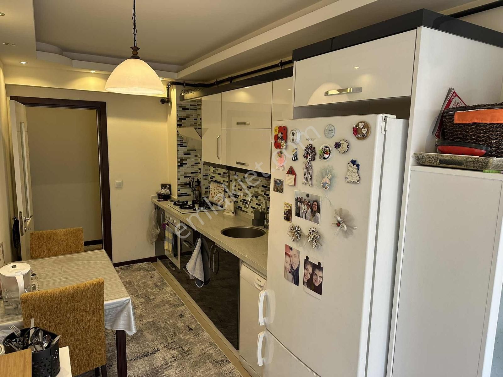 Demetten 6 Yıllık Arakat Doğalgazlı Balkonlu Asansörlü Satılık. - Görsel 3