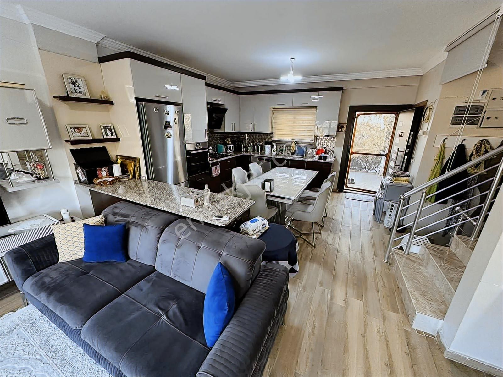 Muhteşem Konumda Sahile 50mt 4+1 Triplex Satılık Villa. - Görsel 3