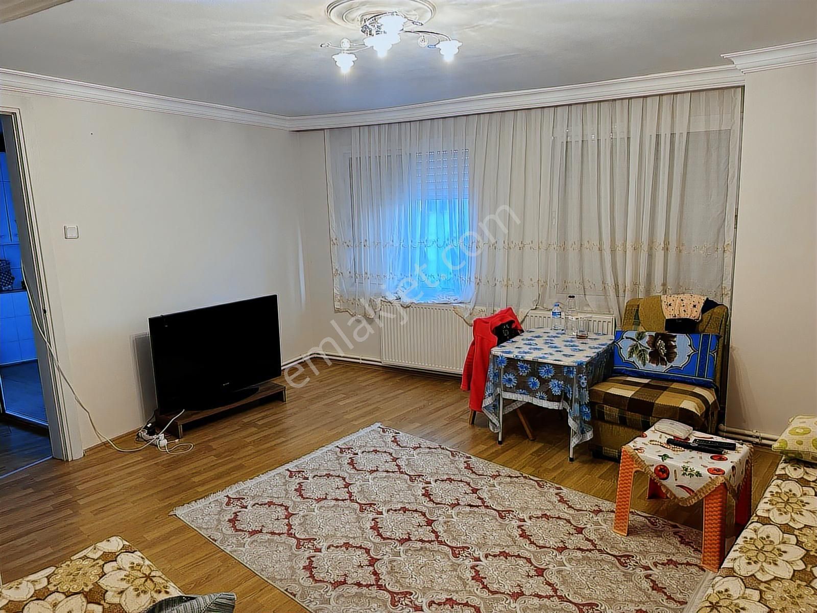 Demetten 2+1 Doğalgazlı Balkonlu Kapalı Çatı Satılık Daire. - Görsel 3