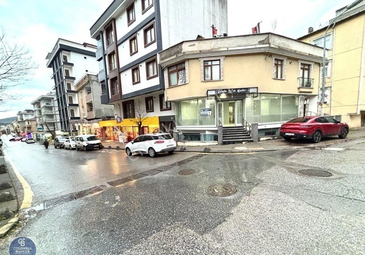 Çekmeköy Cumhuriyet Mh. Çağdaş Cadde Üzeri Kiralık Köşe Dükkan - Görsel 4