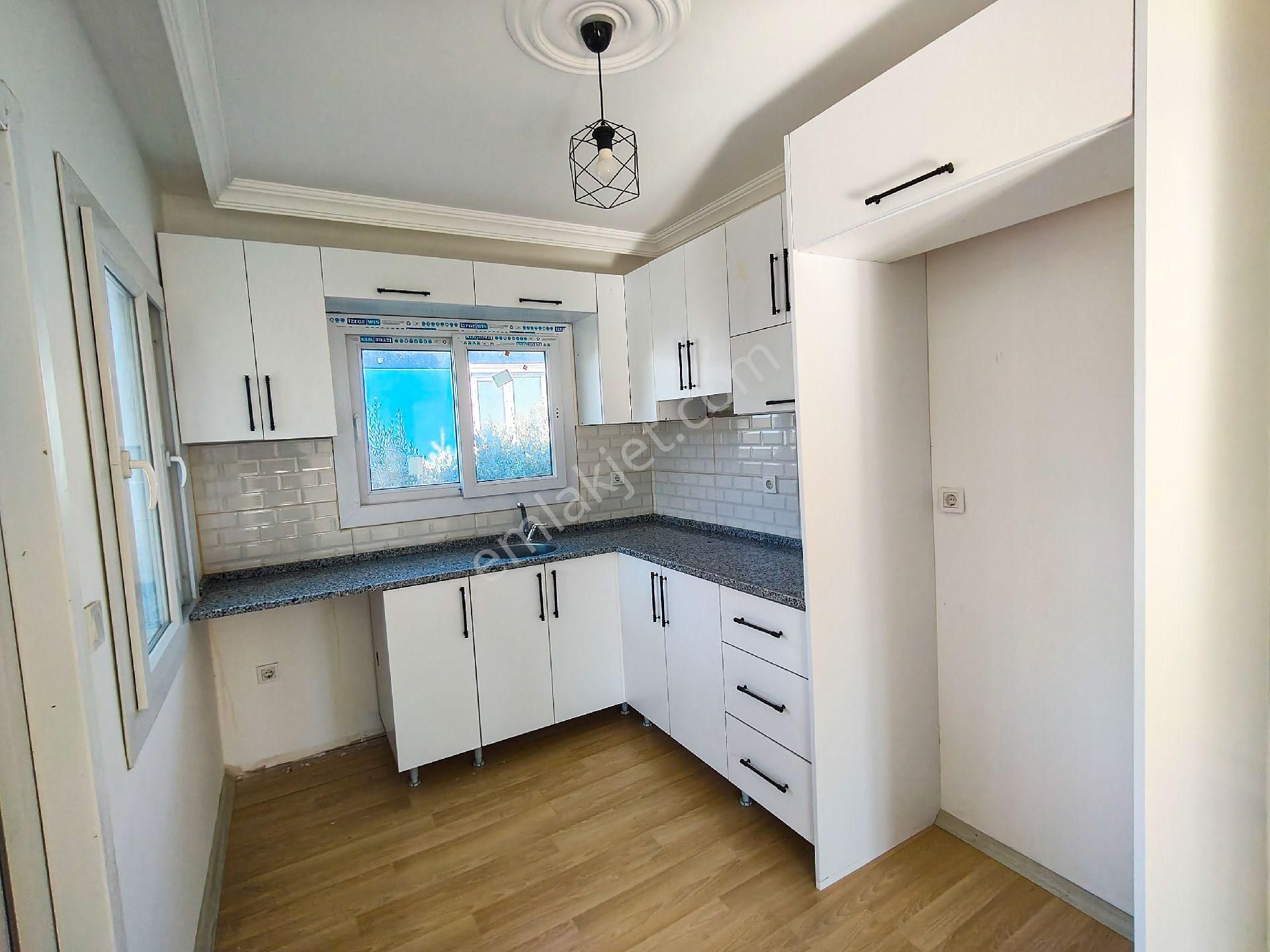 Uygun Fiyata Müstakil Yaşam Fırsatı | Ev+arsa+elektrik+su - Görsel 11