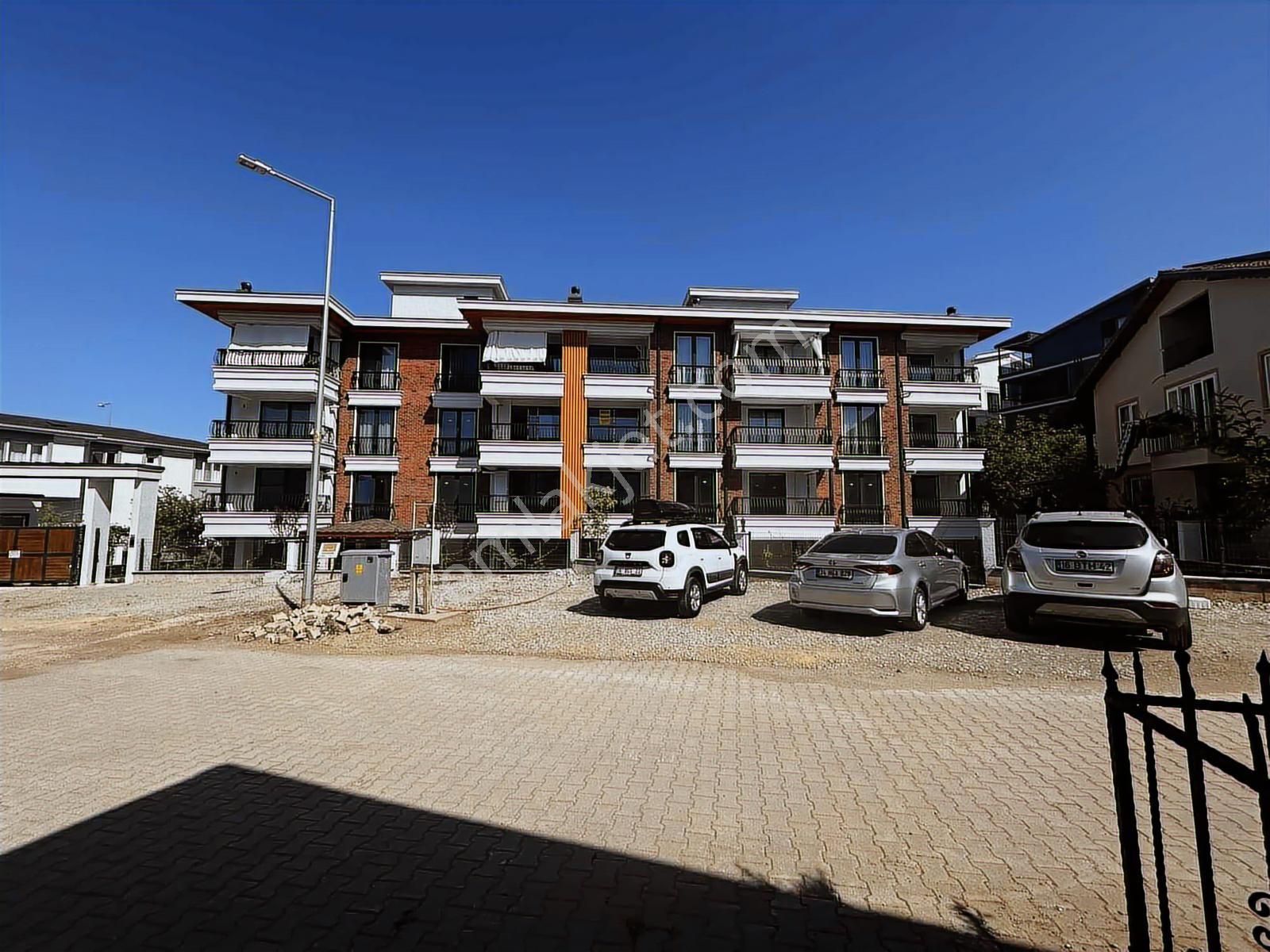 Gemlik Kurşunlu'da 2+1 Havuz Ve Deniz Manzaralı Lüks Daire - Görsel 11