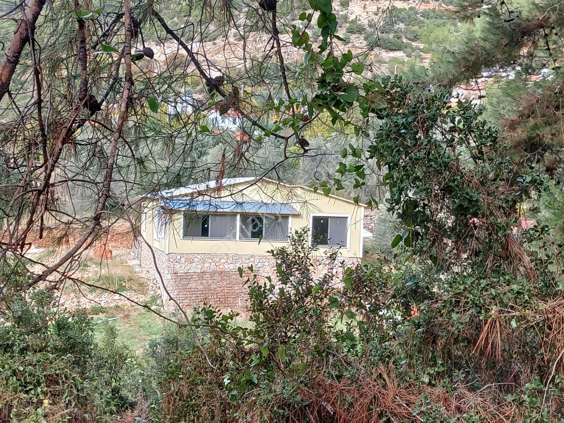 Fethiye Üzümlü Özel Konum, Nakil Sebebiyle 845 M2 Arsa İçinde Müstakil Ev